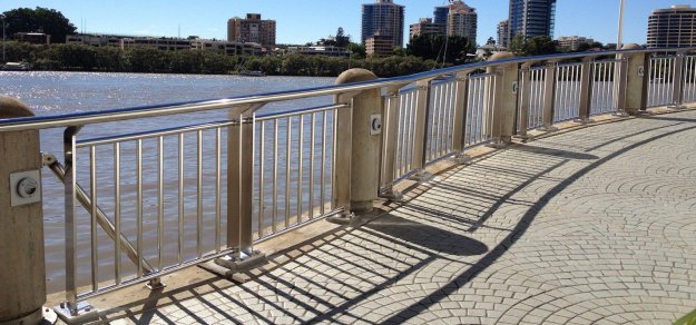 不銹鋼護(hù)欄